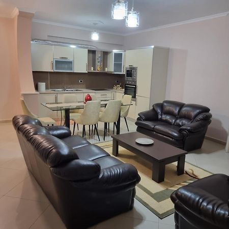 Alex Apartment Vlore Bagian luar foto