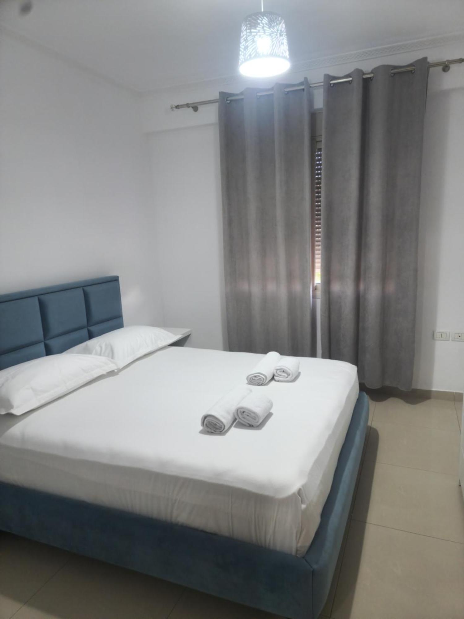 Alex Apartment Vlore Bagian luar foto